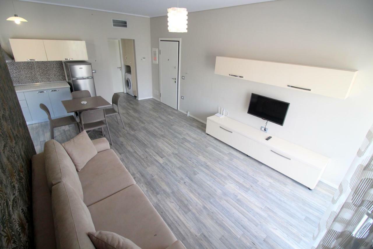 Residence Saranda International Ngoại thất bức ảnh